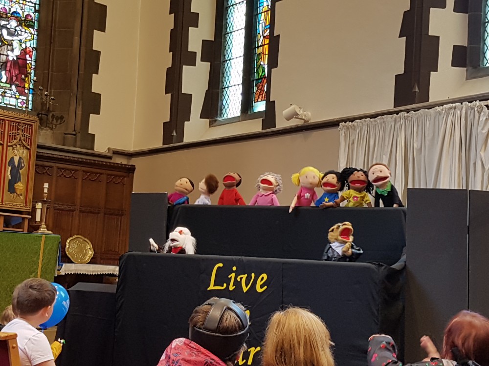 image of puppet show